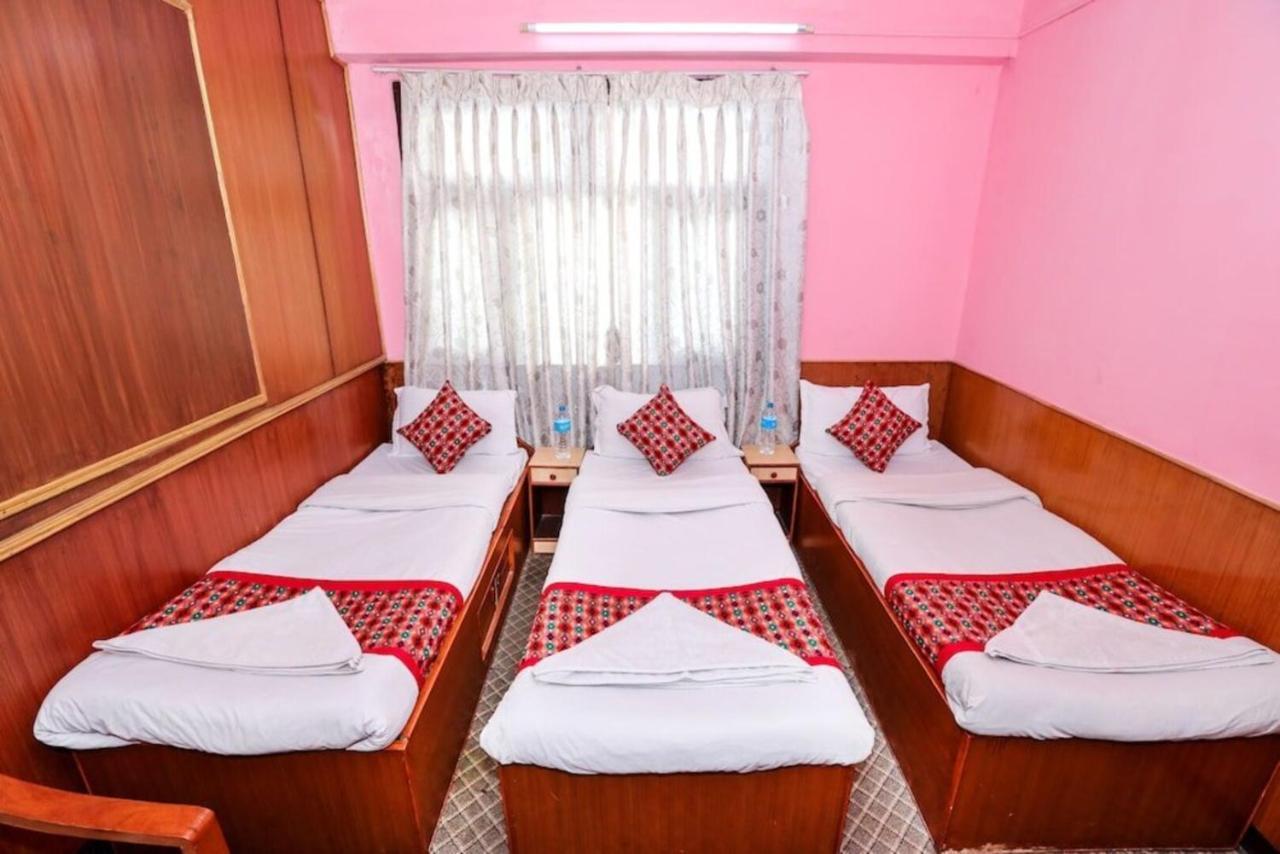 Hotel Plumeria Inn Kathmandu Exterior foto